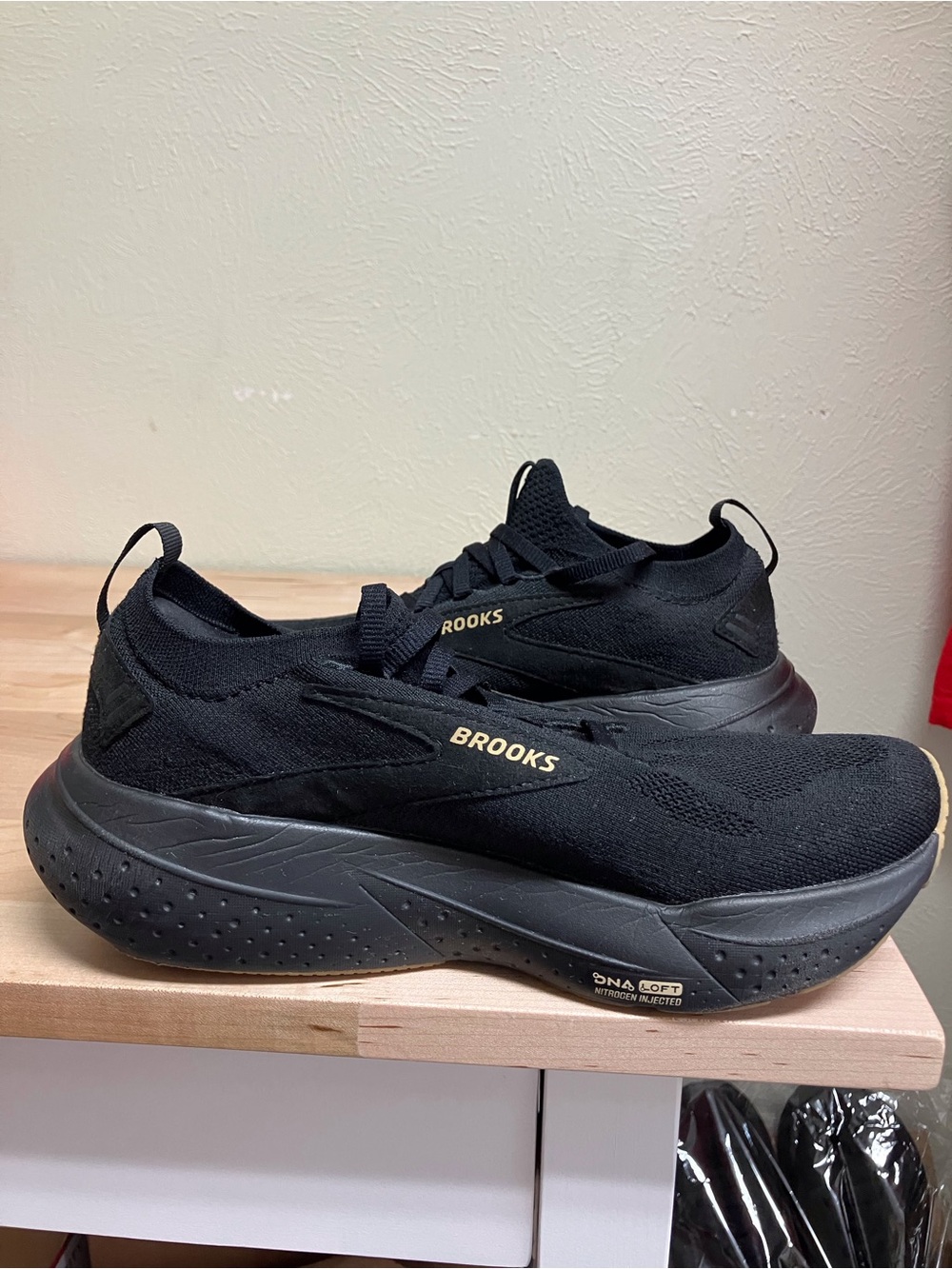 Brooks Women's Glycerine 21 stealthfit. - Picture 8 of 12